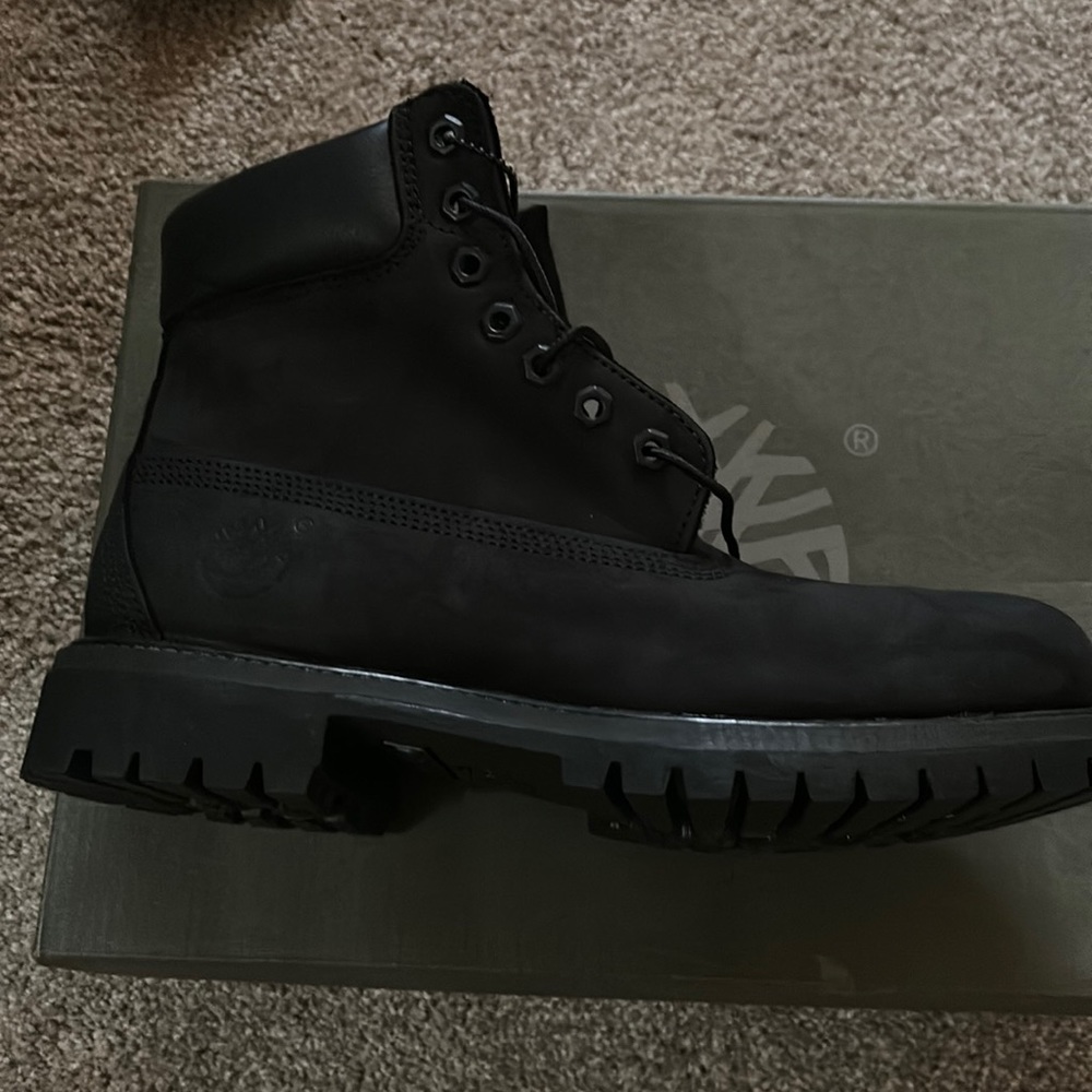 Black construction TIMBS